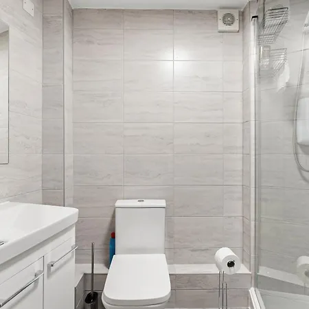 Apartment Stylish 2br Flat In The Heart Of - Parking *