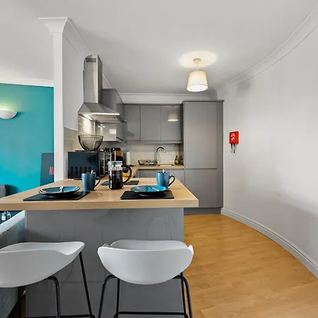 Apartment Stylish 2br Flat In The Heart Of - Parking *